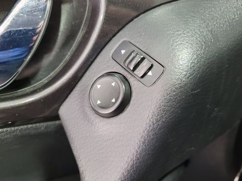 Used 2018 Nissan Rogue S image 37