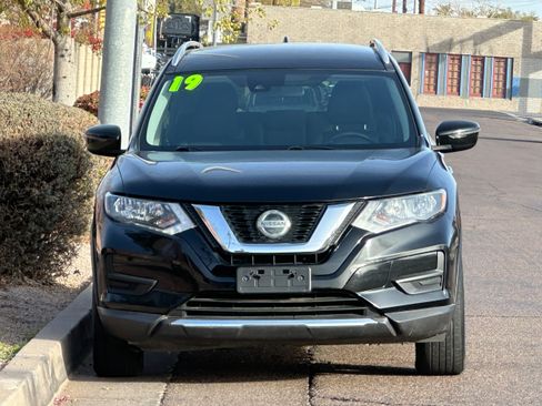 Used 2019 Nissan Rogue SV AWD/4WD image 2