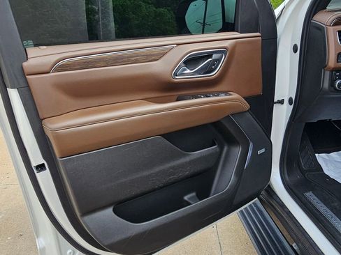 Used 2021 Chevrolet Tahoe High Country AWD/4WD image 9