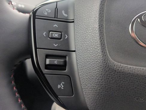 Certified 2025 Toyota Prius Plug-In Hybrid image 17