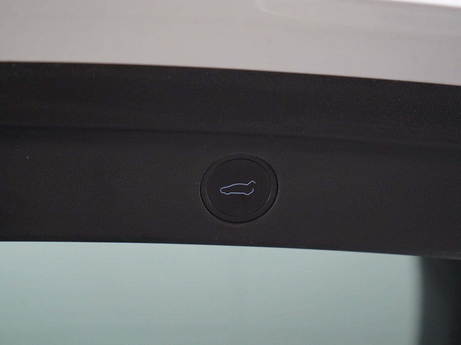 Used 2023 Tesla Model Y Long Range AWD/4WD image 17