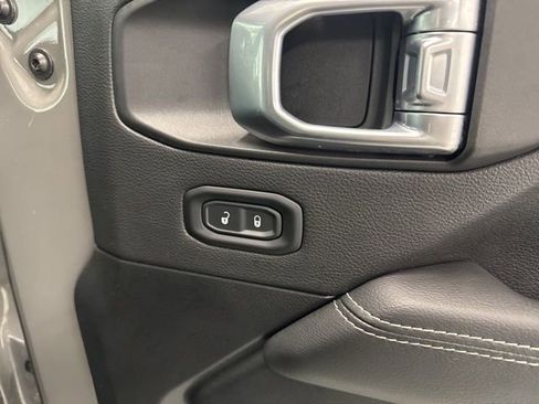 Used 2023 Jeep Wrangler Unlimited Sahara w/ Cold Weather Group image 26