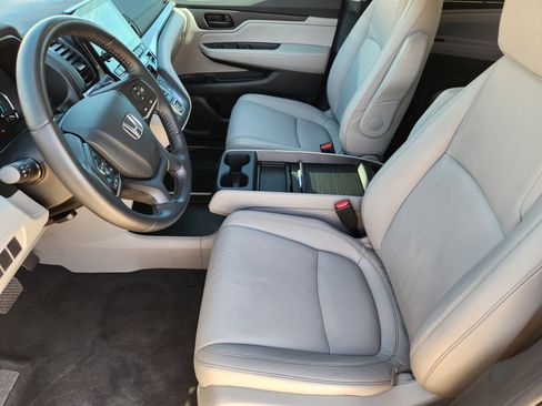 Certified 2024 Honda Odyssey EX-L image 13