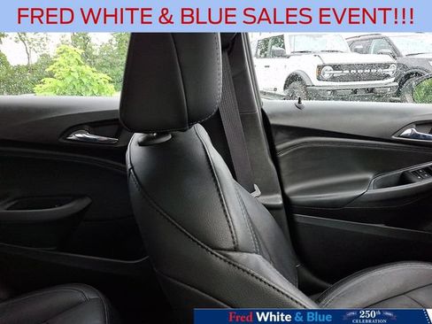 Used 2018 Chevrolet Cruze Premier FWD image 13