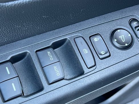 Used 2024 Honda CR-V EX image 13
