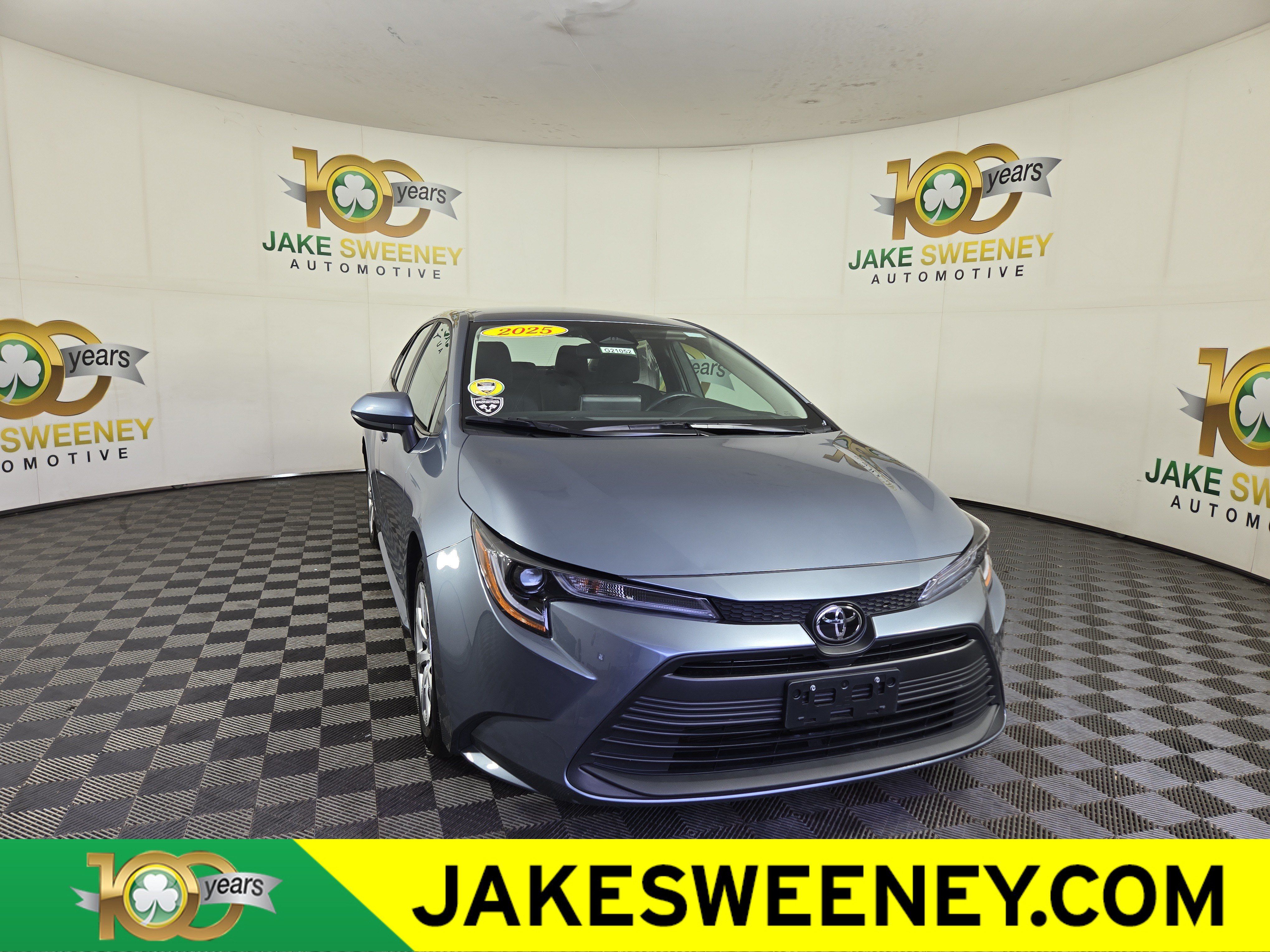 Used 2025 Toyota Corolla LE FWD image 1