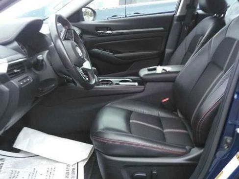 Used 2024 Nissan Altima 2.5 SR FWD image 3