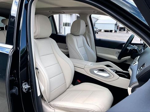 Used 2025 Mercedes-Benz GLE 350 4MATIC image 9