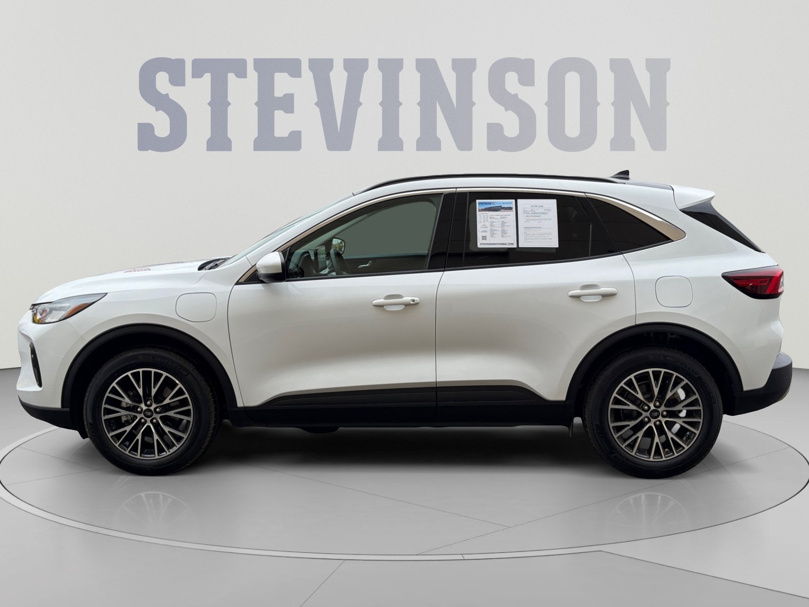 Used 2023 Ford Escape SE FWD image 2