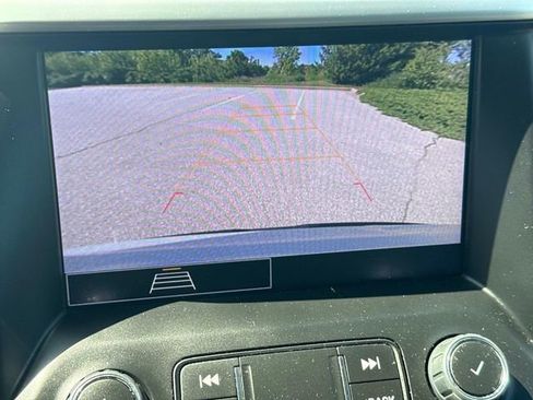 Used 2023 GMC Acadia SLE w/ Driver Convenience Package FWD image 30