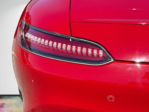 Used 2016 Mercedes-Benz AMG GT S w/ Exclusive Interior Package image 10