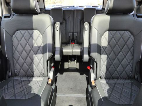 Used 2024 Volkswagen Atlas SEL Premium R-Line AWD/4WD image 13