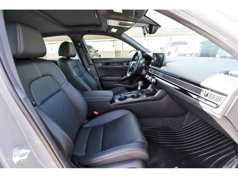 Used 2025 Honda Civic Sport image 27