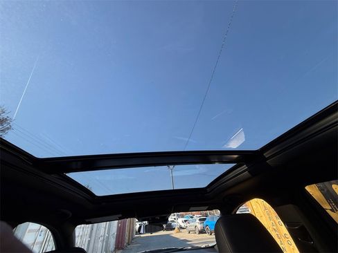 Used 2022 Cadillac XT4 Luxury w/ Cold Weather Package image 23