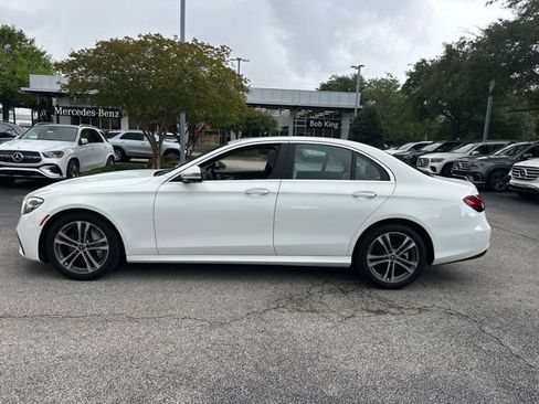 Used 2023 Mercedes-Benz E 350 4MATIC Sedan image 3
