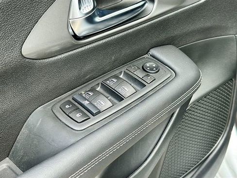 New 2026 Chrysler Pacifica Select image 18