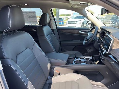 New 2026 Volkswagen Atlas SEL image 8