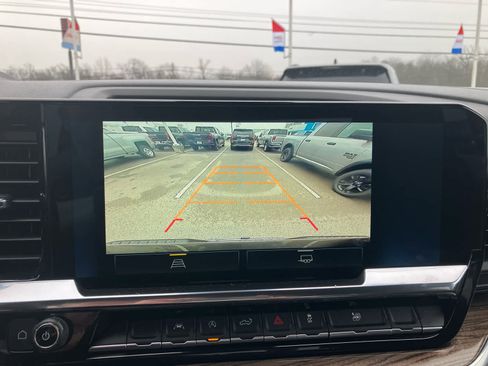 Used 2025 Chevrolet Silverado 1500 LT image 24