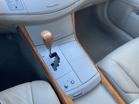Used 2007 Toyota Avalon Limited image 30