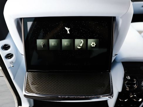 Certified 2025 Rolls-Royce Cullinan Black Badge AWD/4WD image 25