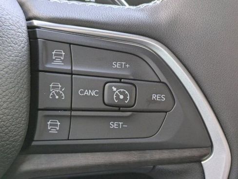 New 2025 Jeep Grand Cherokee Limited w/ Black Appearance Package image 23