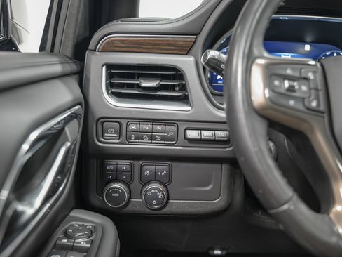 Used 2022 Chevrolet Tahoe High Country AWD/4WD image 18
