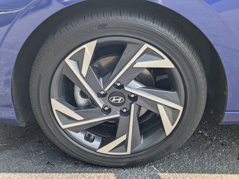 Used 2024 Hyundai Elantra Limited FWD image 11