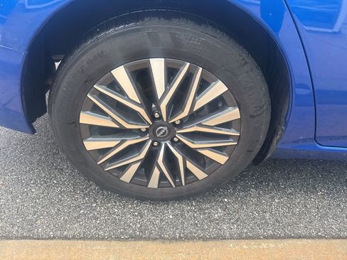 Used 2025 Nissan Altima 2.5 SV image 5