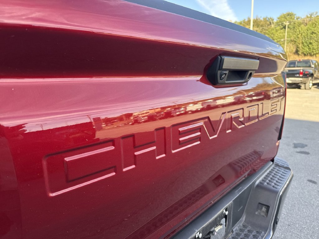 Used 2024 Chevrolet Colorado Z71 w/ Z71 Convenience Package 2 AWD/4WD image 6