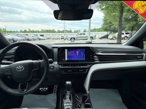 Used 2025 Toyota Camry SE w/ Convenience Package FWD image 16