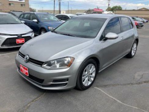 Used 2015 Volkswagen Golf TDI S image 2