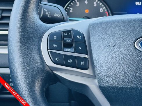 Used 2023 Ford Explorer XLT w/ Equipment Group 202A image 8