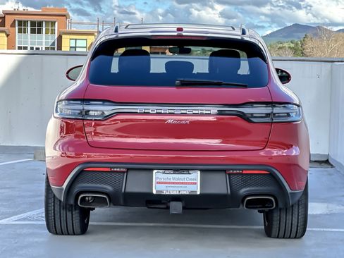 Used 2025 Porsche Macan image 7