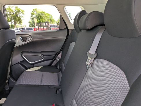 Certified 2024 Kia Soul LX FWD image 17