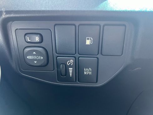 Used 2014 Toyota Prius Plug-In Hybrid image 20