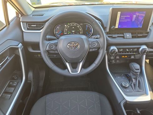 Certified 2025 Toyota RAV4 XLE image 21