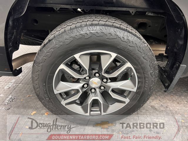 Used 2023 Chevrolet Silverado 1500 LT AWD/4WD image 16