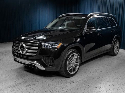 New 2026 Mercedes-Benz GLS 450 4MATIC image 1