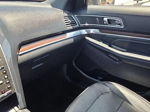 Used 2018 Ford Explorer Limited FWD image 34