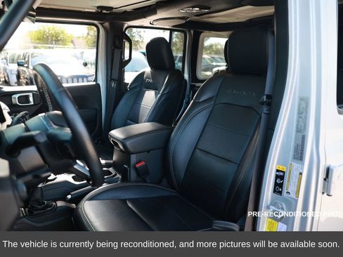 Used 2022 Jeep Wrangler Unlimited Sahara w/ Cold Weather Group image 10