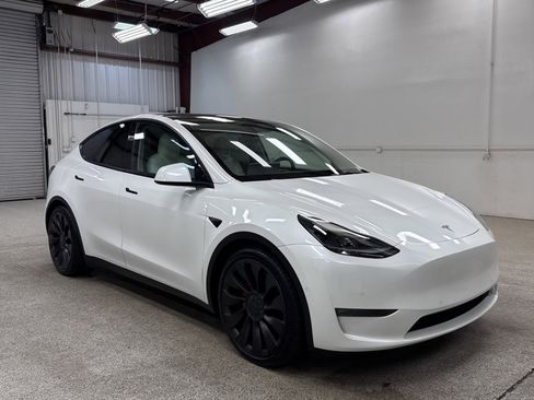 Used 2021 Tesla Model Y Performance image 29
