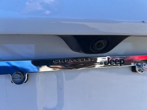 Certified 2021 Jeep Grand Cherokee Laredo X image 20