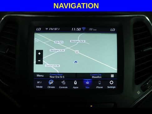 Used 2023 Jeep Cherokee Altitude Lux AWD/4WD image 5