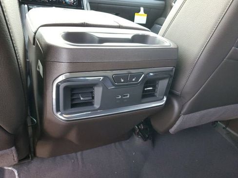 New 2026 GMC Sierra 2500 Denali w/ Denali Reserve Package image 17