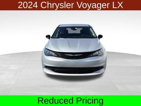 Used 2024 Chrysler Voyager LX FWD image 2