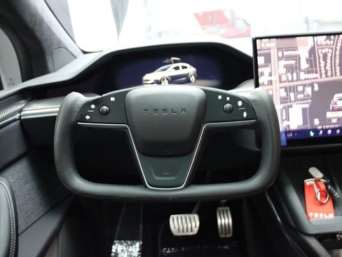 Used 2022 Tesla Model X Plaid image 47