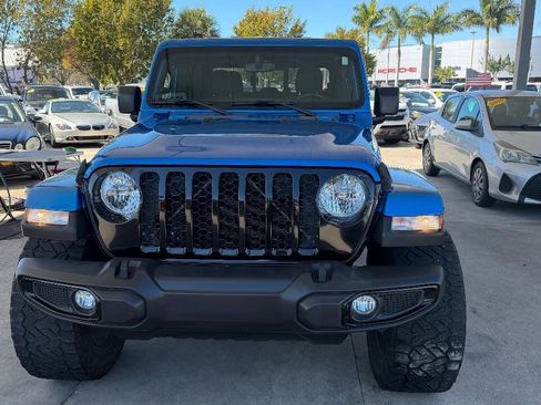 Used 2021 Jeep Gladiator Sport AWD/4WD image 2