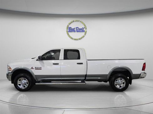 Used 2018 RAM 2500 Tradesman w/ Chrome Appearance Group AWD/4WD image 2