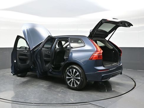 Used 2025 Volvo XC60 B5 Plus AWD/4WD image 44