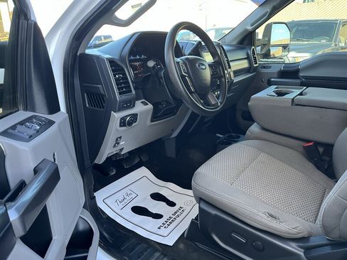 Used 2021 Ford F250 XLT w/ XLT Value Package AWD/4WD image 8